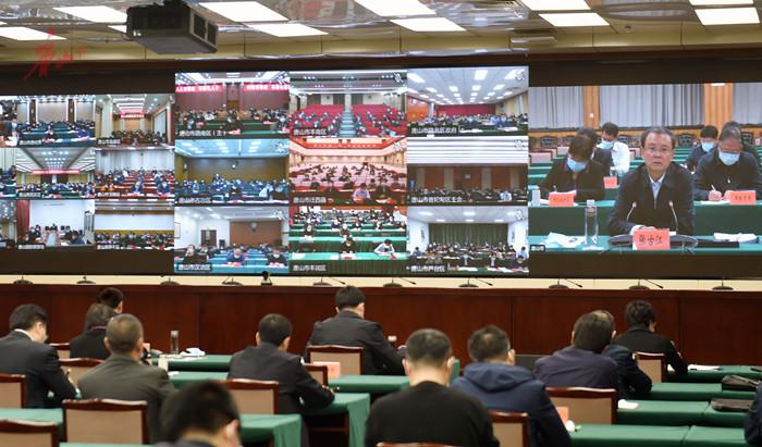 时刻绷紧疫情防控这根弦 坚决打赢常态化疫情防控持久战.jpg